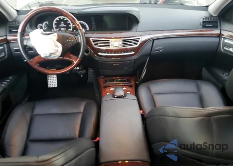 2013 Mercedes-Benz S 550 z USA, uszkodzony, nr VIN WDDNG7DB1DA494610